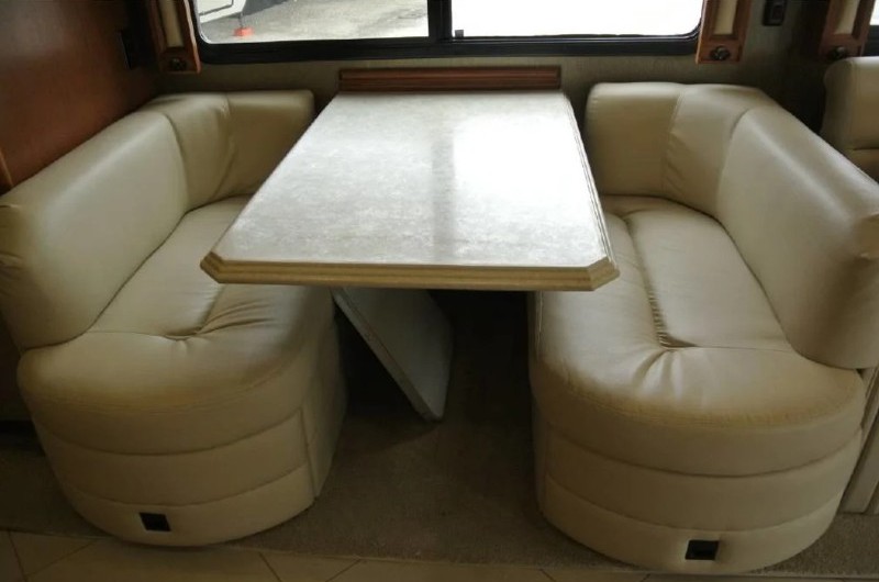 2013 Tiffin Phaeton 40QKH - 011