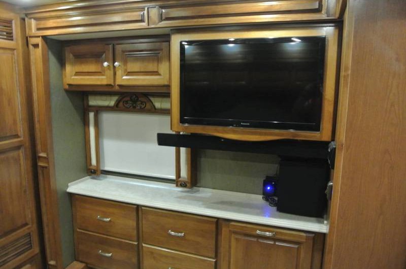 2013 Tiffin Phaeton 40QKH - 016