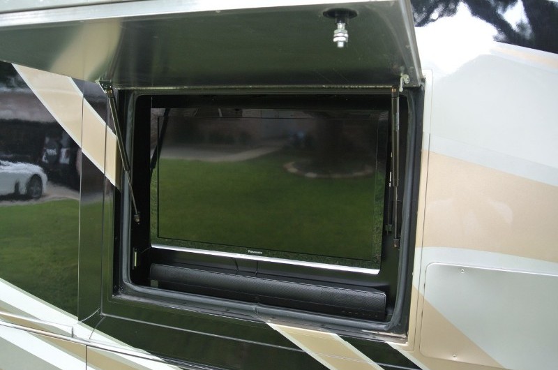 2013 Tiffin Phaeton 40QKH - 026