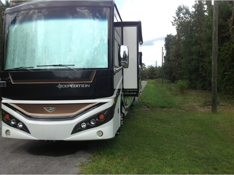 2011 Fleetwood Expedition 38B - 004