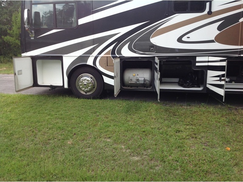 2011 Fleetwood Expedition 38B - 007