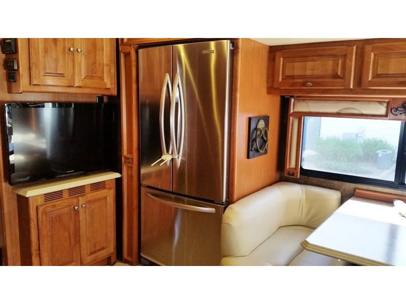 2012 Tiffin Phaeton 40QBH - 011