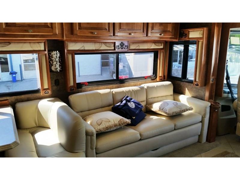 2012 Tiffin Phaeton 40QBH - 013