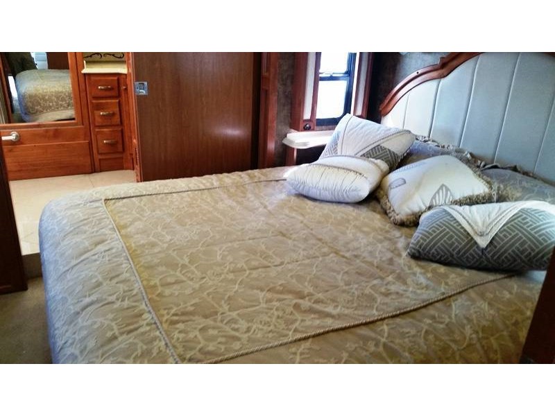 2012 Tiffin Phaeton 40QBH - 017