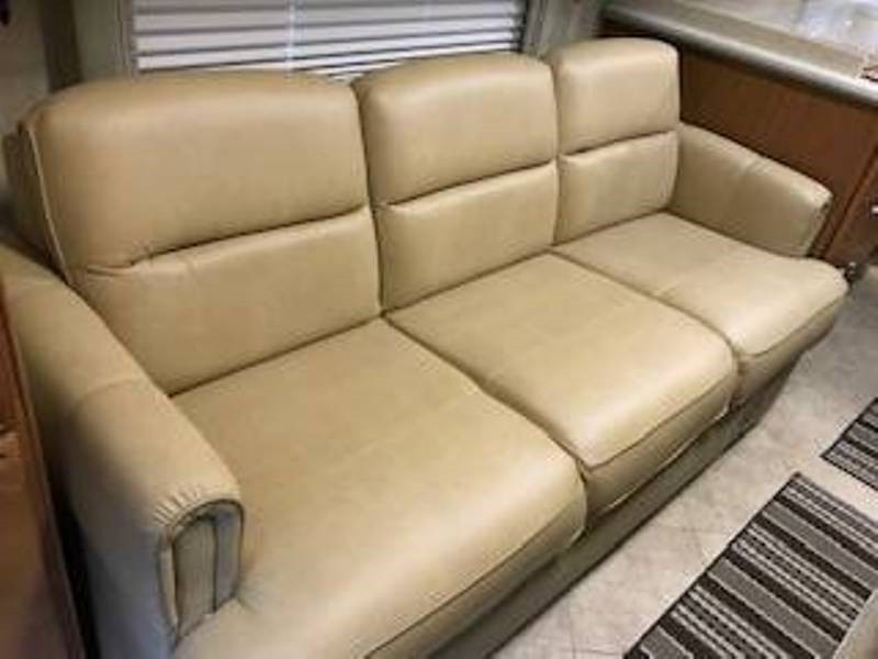 2008 Tiffin Phaeton 40QDH 005