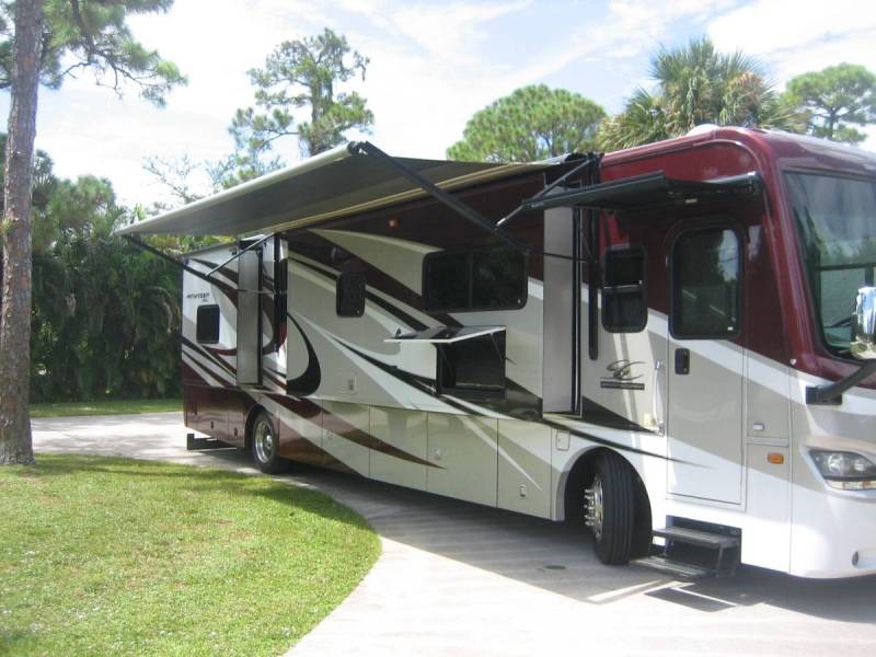 2013 Coachmen Sportscoach Pathfinder Elite - 002