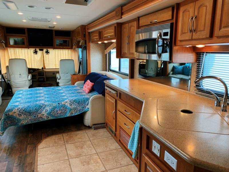 2008 Fleetwood Pace Arrow 38P - 008