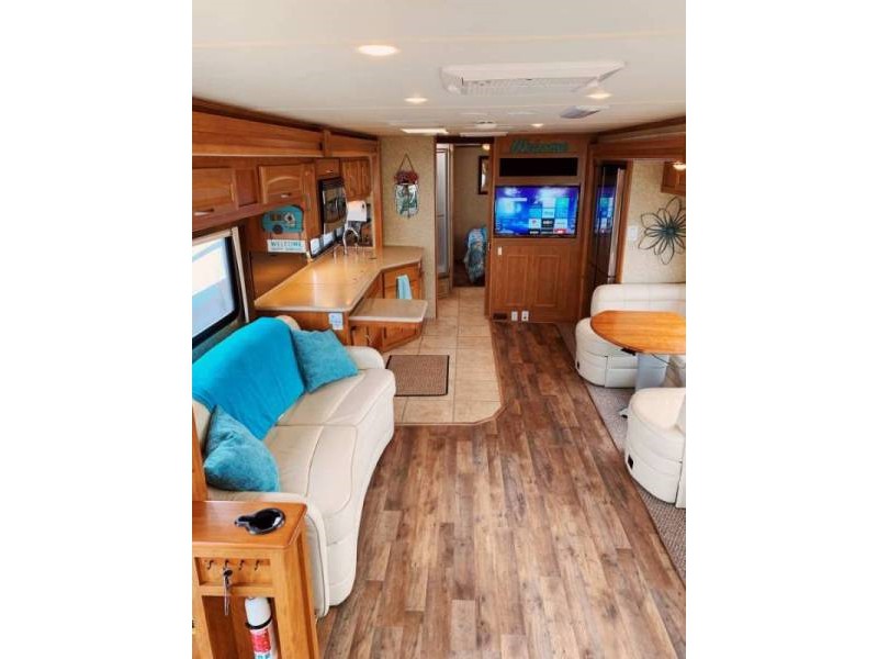 2008 Fleetwood Pace Arrow 38P - 012