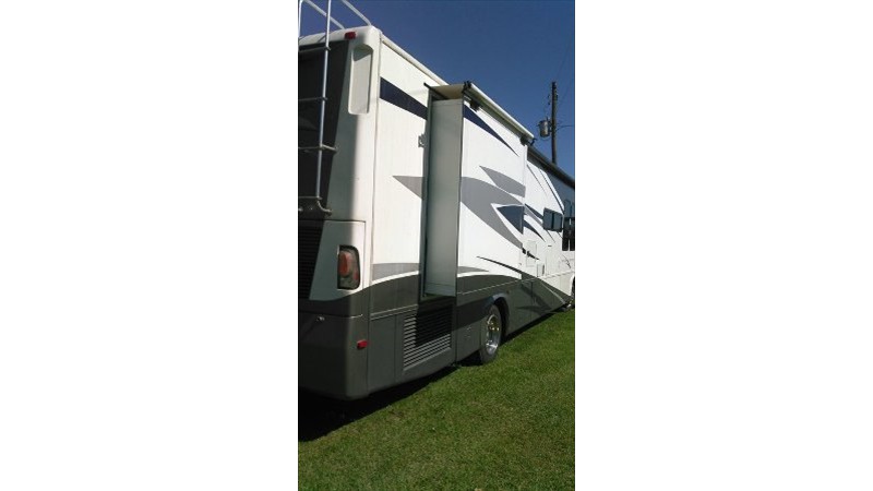 2006 Gulf Stream Tour Master T36 - 006