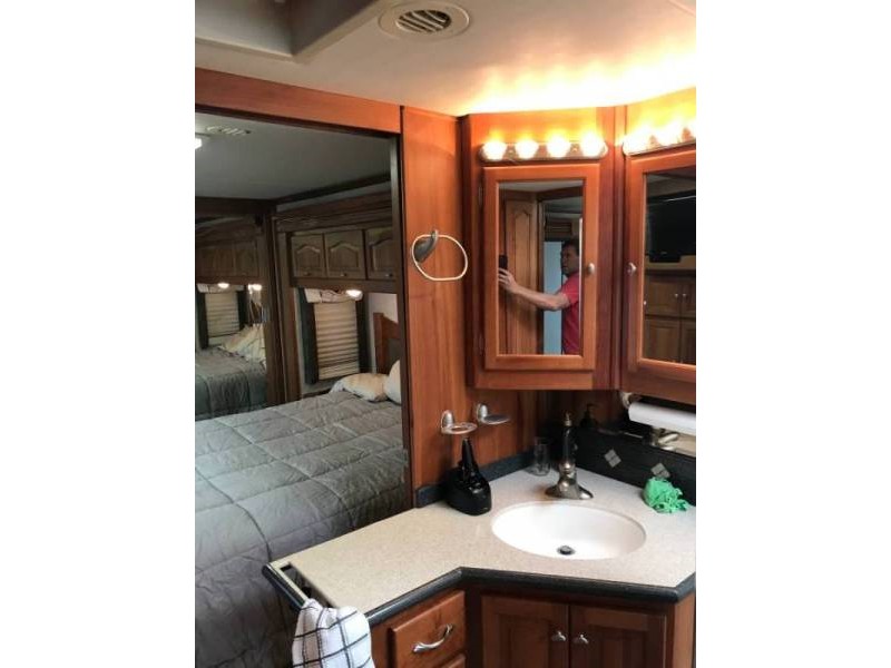 2005 Tiffin Allegro Bus 38TGP - 014