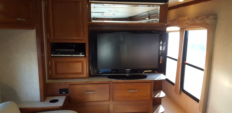 2008 Fleetwood Discovery 40X - 018
