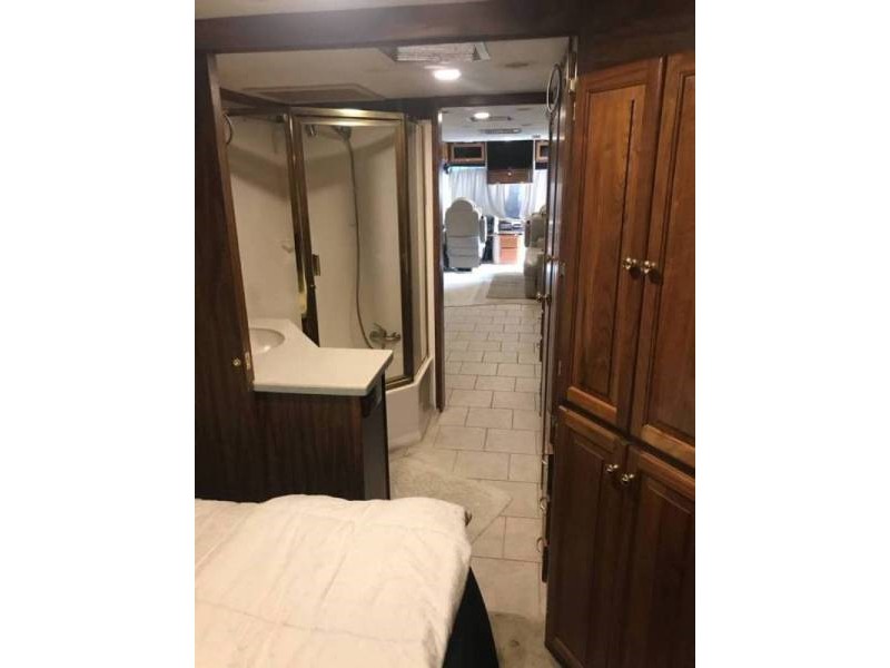 2004 Tiffin Phaeton - 008