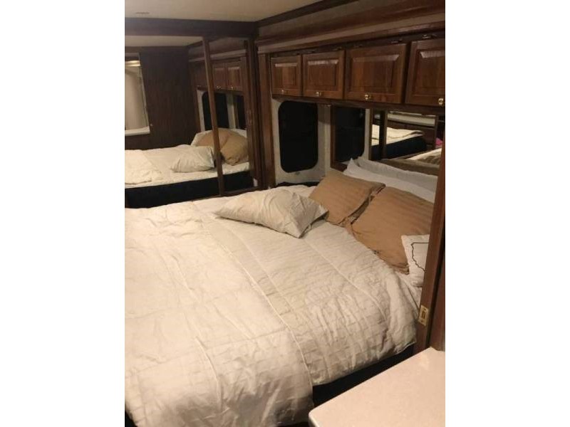 2004 Tiffin Phaeton - 009