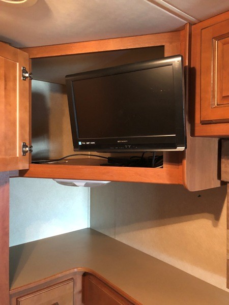 2010 Damon  Challenger  348 - 017