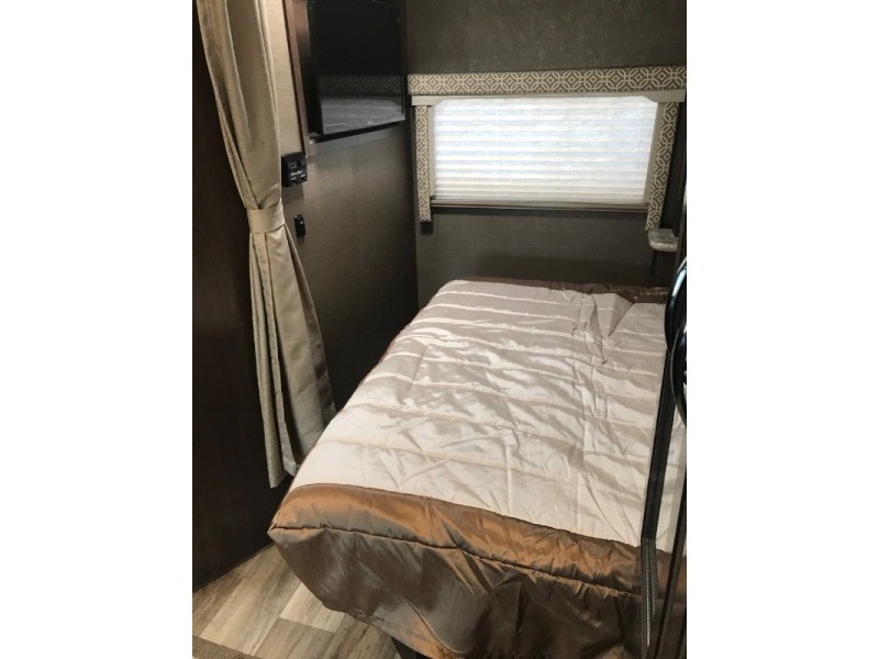 2018 Thor Freedom Elite 24FE - 015