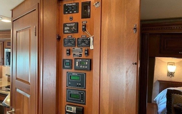 233