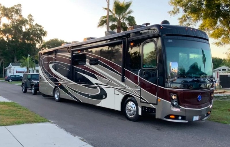 2018 Holiday Rambler Endeavor 40X - 001