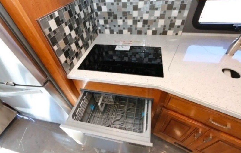 2018 Holiday Rambler Endeavor 40X - 013