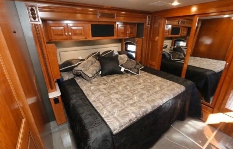 2018 Holiday Rambler Endeavor 40X - 019