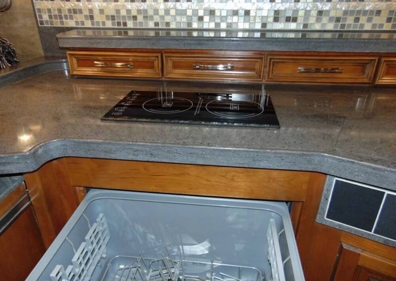 2014 Tiffin Zephyr 45TZ - 015