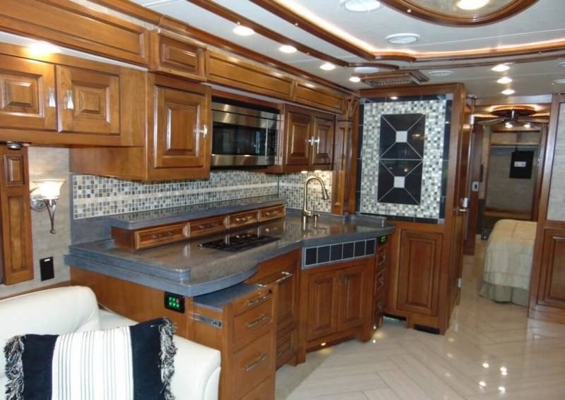 2014 Tiffin Zephyr 45TZ - 019