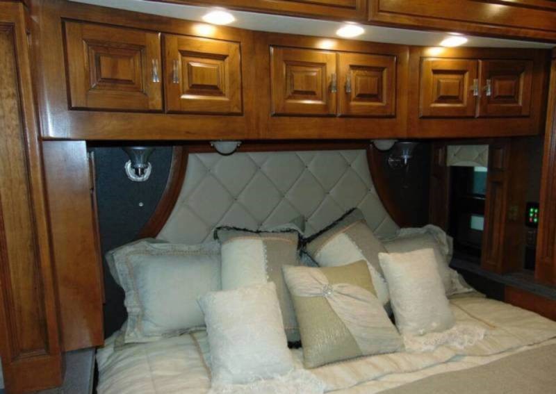 2014 Tiffin Zephyr 45TZ - 024