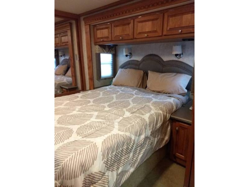 2007 Tiffin Phaeton 40QSH - 015