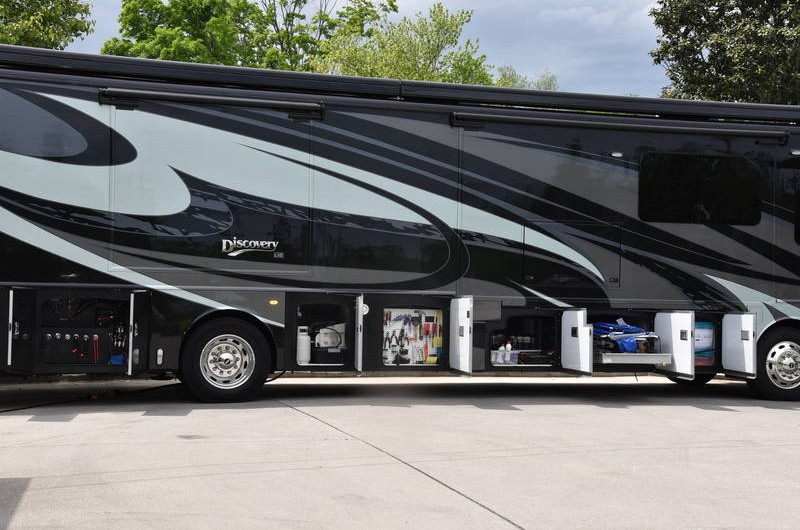 2019 Fleetwood Discovery LXE 40D - 006