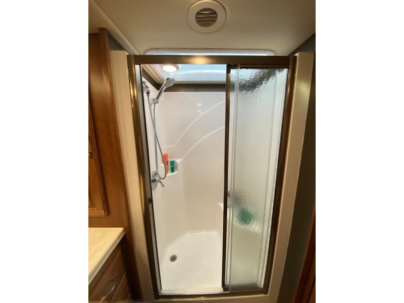 2017 Winnebago Journey 40J - 012