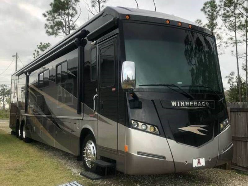 2013 Winnebago Journey 42E - 001