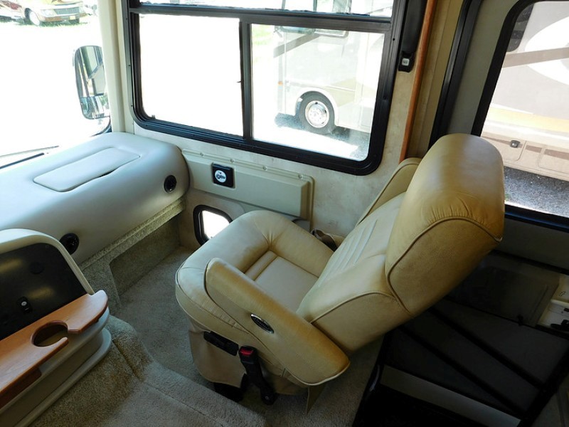 2009 Tiffin Allegro Bay - 004