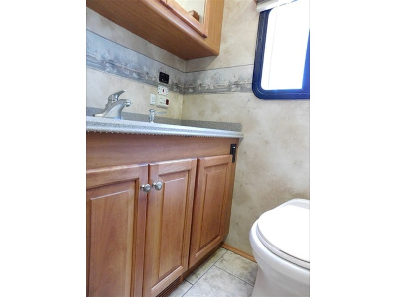 2009 Tiffin Allegro Bay - 010