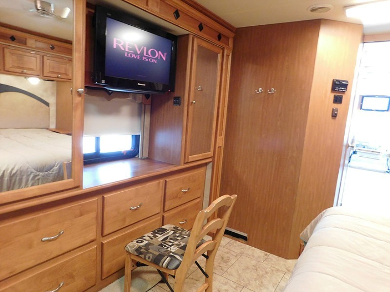 2009 Tiffin Allegro Bay - 013