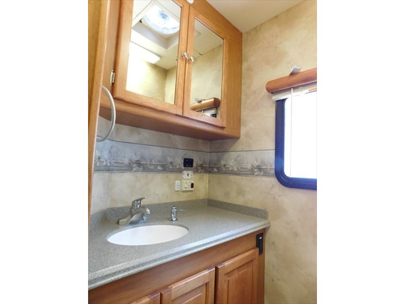 2009 Tiffin Allegro Bay - 015