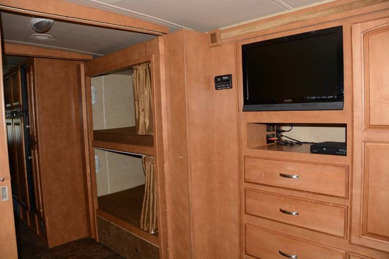 2013 Winnebago Vista 35B - 012