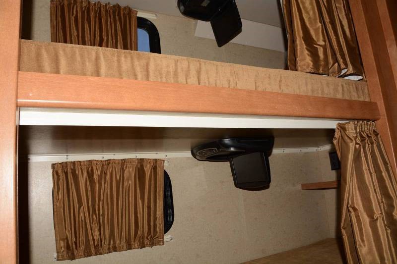 2013 Winnebago Vista 35B - 014