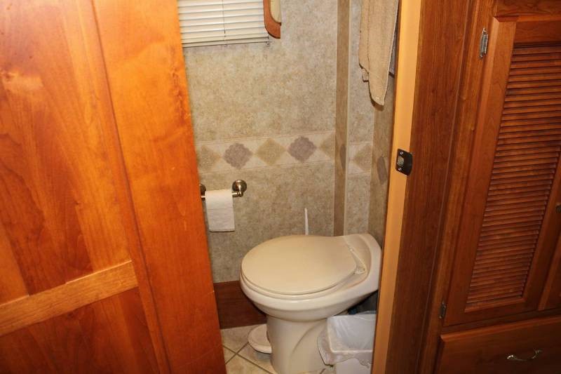 2006 Holiday Rambler Endeavor 40PDQ - 011
