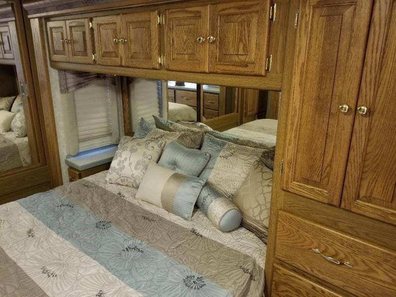 2004 Tiffin Phaeton 40QDH - 023