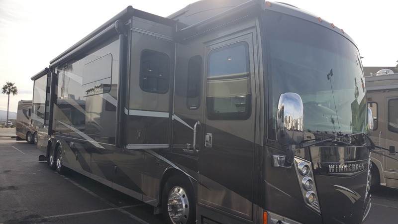 2015 Winnebago Tour 42QD - 002