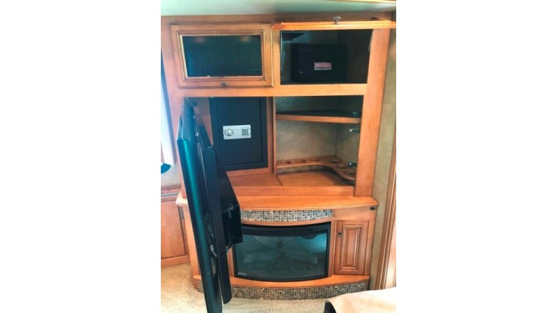 2015 Winnebago Tour 42QD - 044