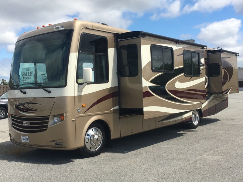 2013 Newmar Canyon Star 3515 - 001