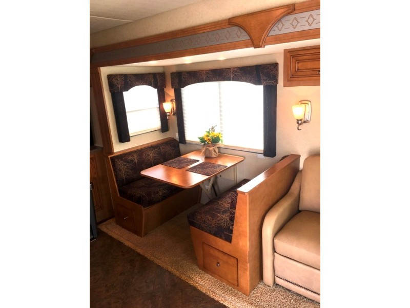 2013 Newmar Canyon Star 3515 - 006