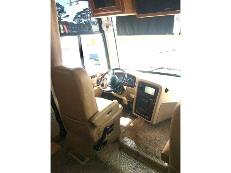 2013 Newmar Canyon Star 3515 - 009