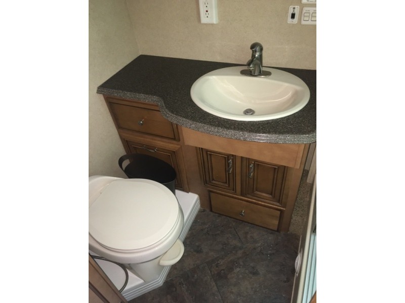 2013 Newmar Canyon Star 3515 - 015