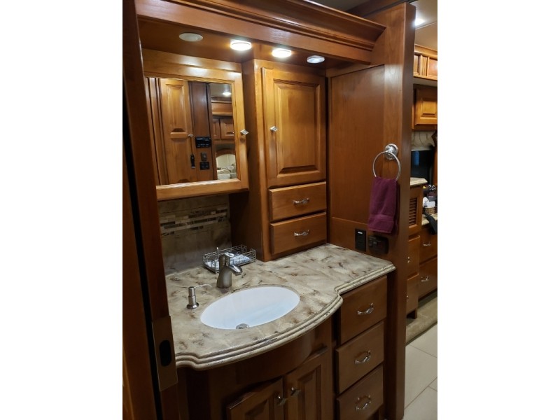 2014 Tiffin Phaeton 36GH - 006