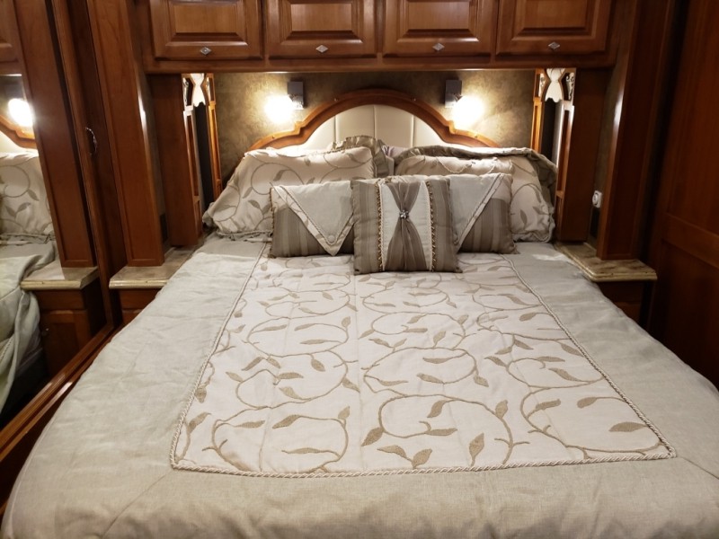 2014 Tiffin Phaeton 36GH - 008