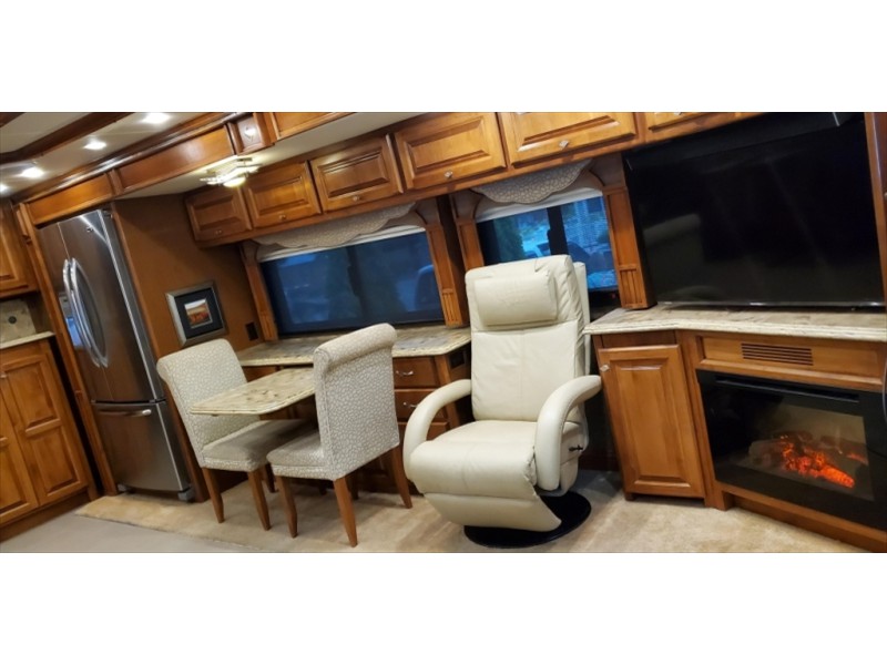 2014 Tiffin Phaeton 40QTH - 004