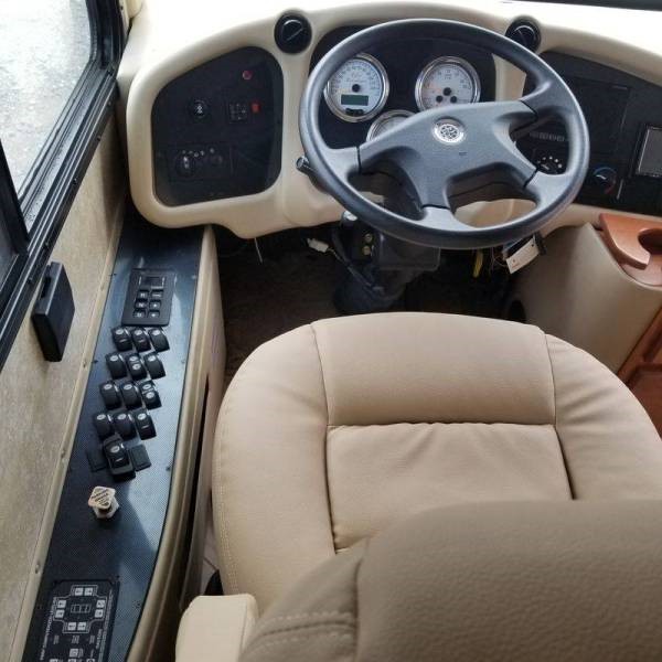 2010 Tiffin Phaeton 40QTH - 012