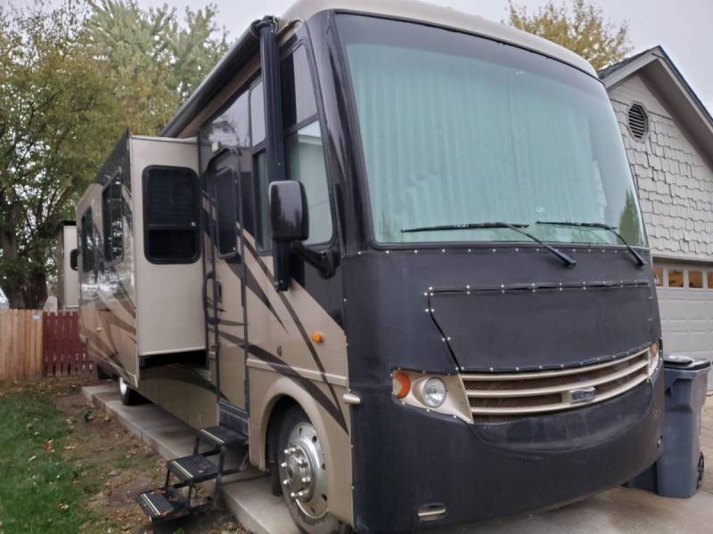 2011 Newmar Canyon Star 3856 - 001