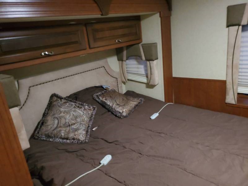 2011 Newmar Canyon Star 3856 - 008